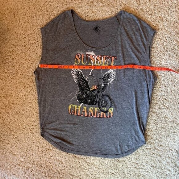 Volcom Biker Tee Size S Runs Large Oversized Loose Fit Graphic Gray Cap Sleeves - Picture 5 of 6